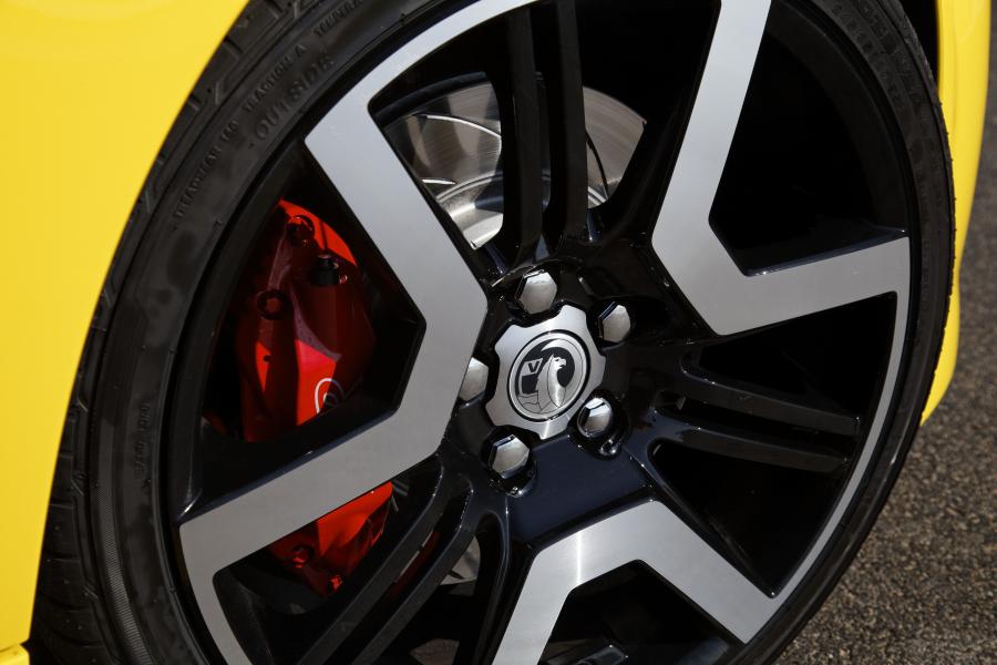  Vauxhall VXR8 Maloo 2012 года  (фото 12 из 75)